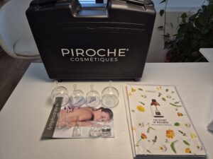 7744